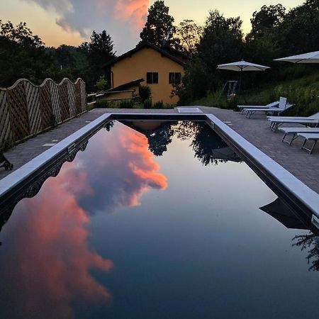Гостевой дом Cascina Ghitin Relais Асти Экстерьер фото