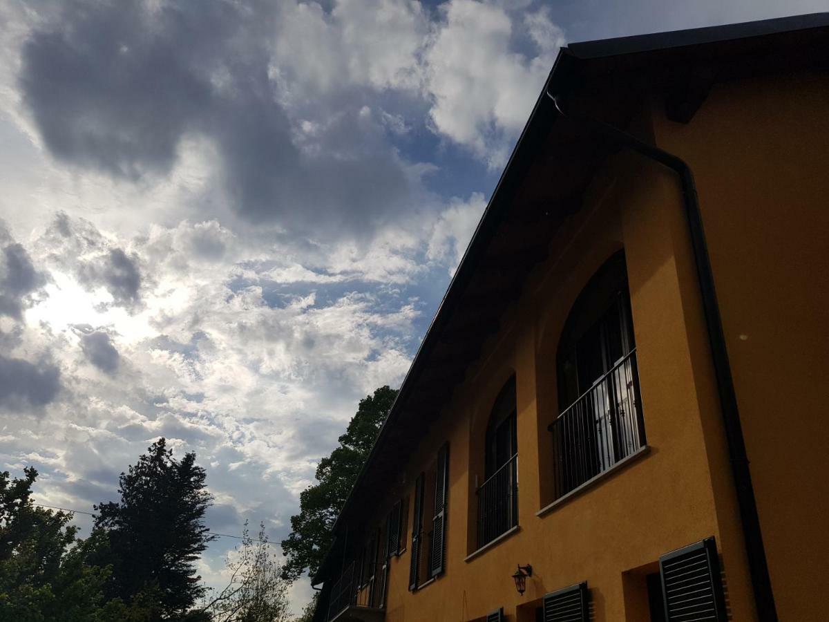 Гостевой дом Cascina Ghitin Relais Асти Экстерьер фото