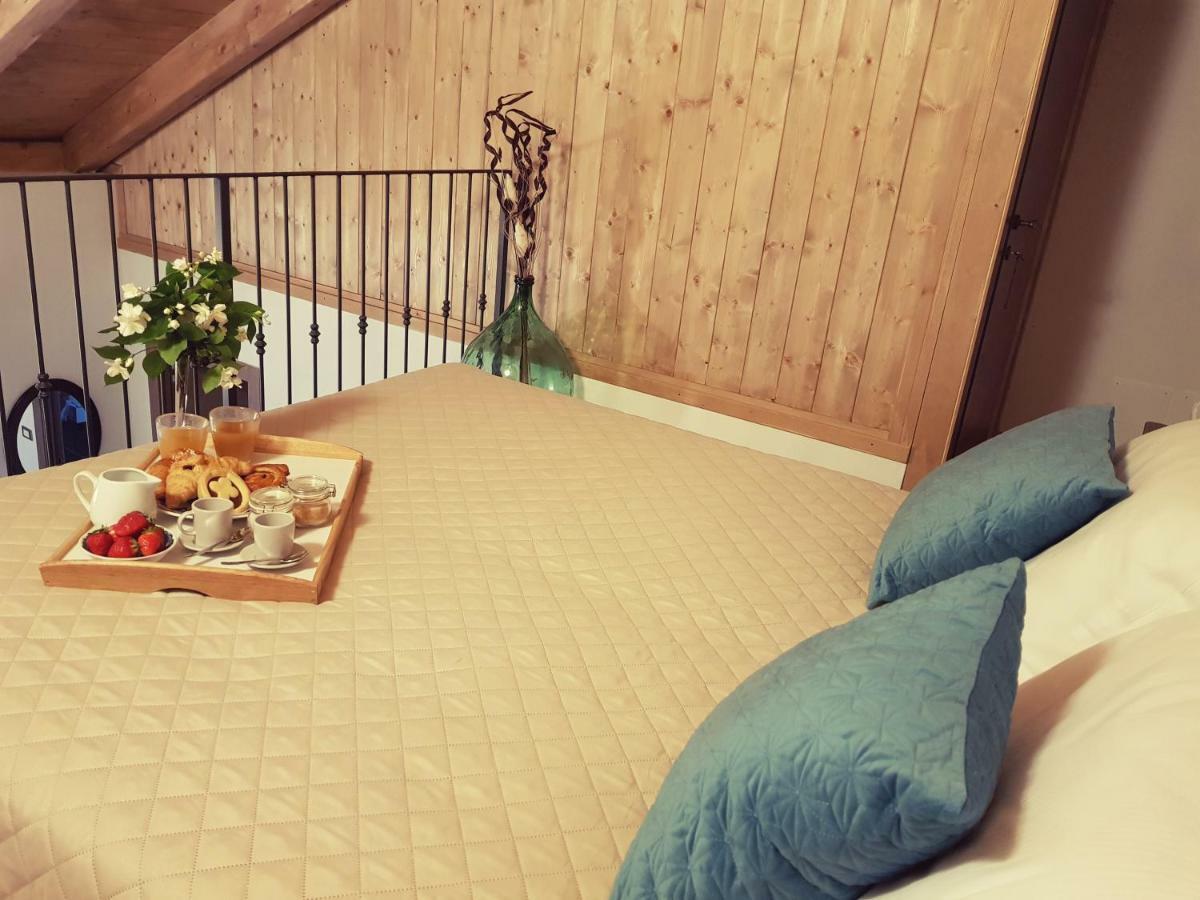 Гостевой дом Cascina Ghitin Relais Асти Экстерьер фото