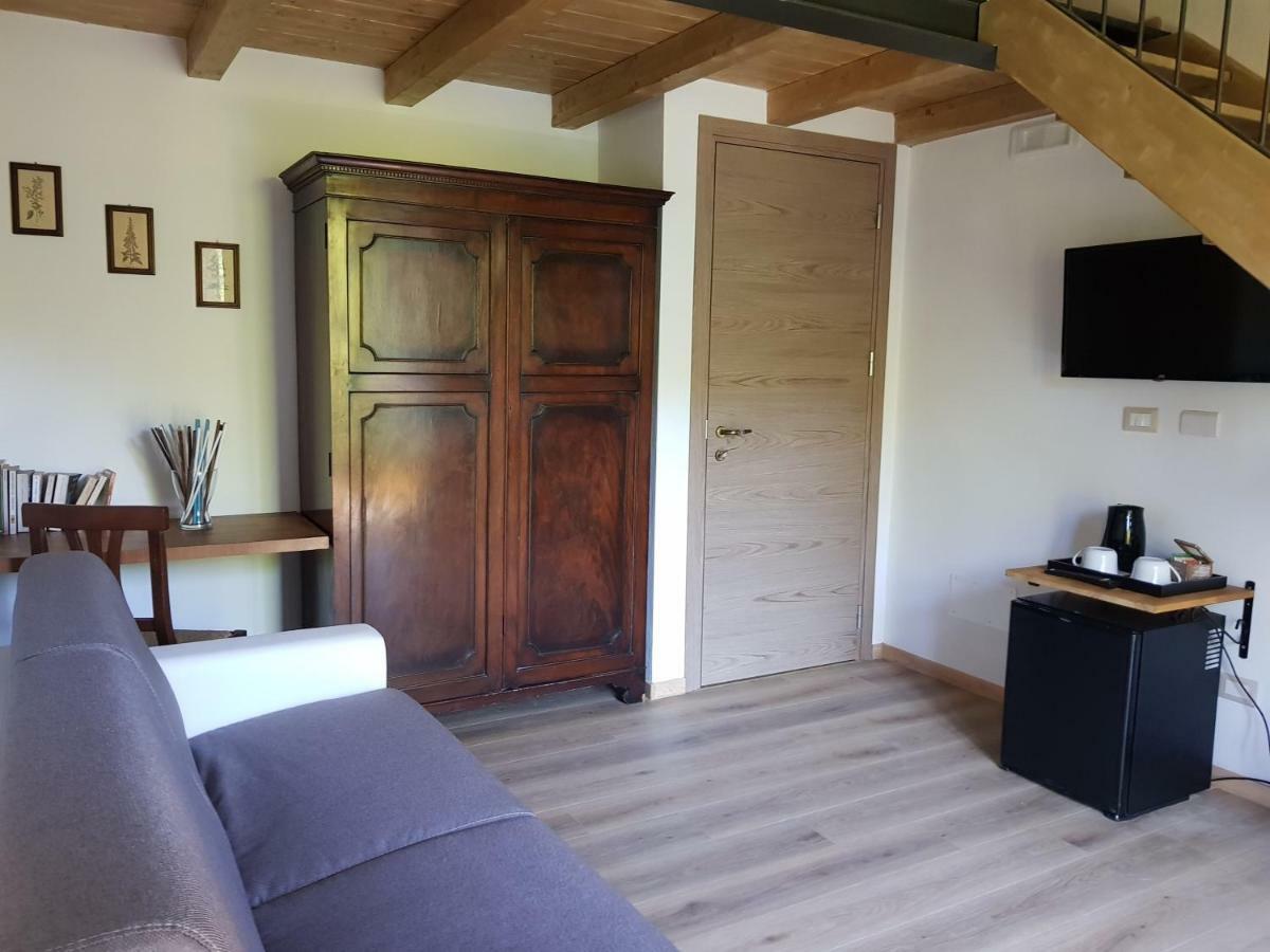 Гостевой дом Cascina Ghitin Relais Асти Экстерьер фото