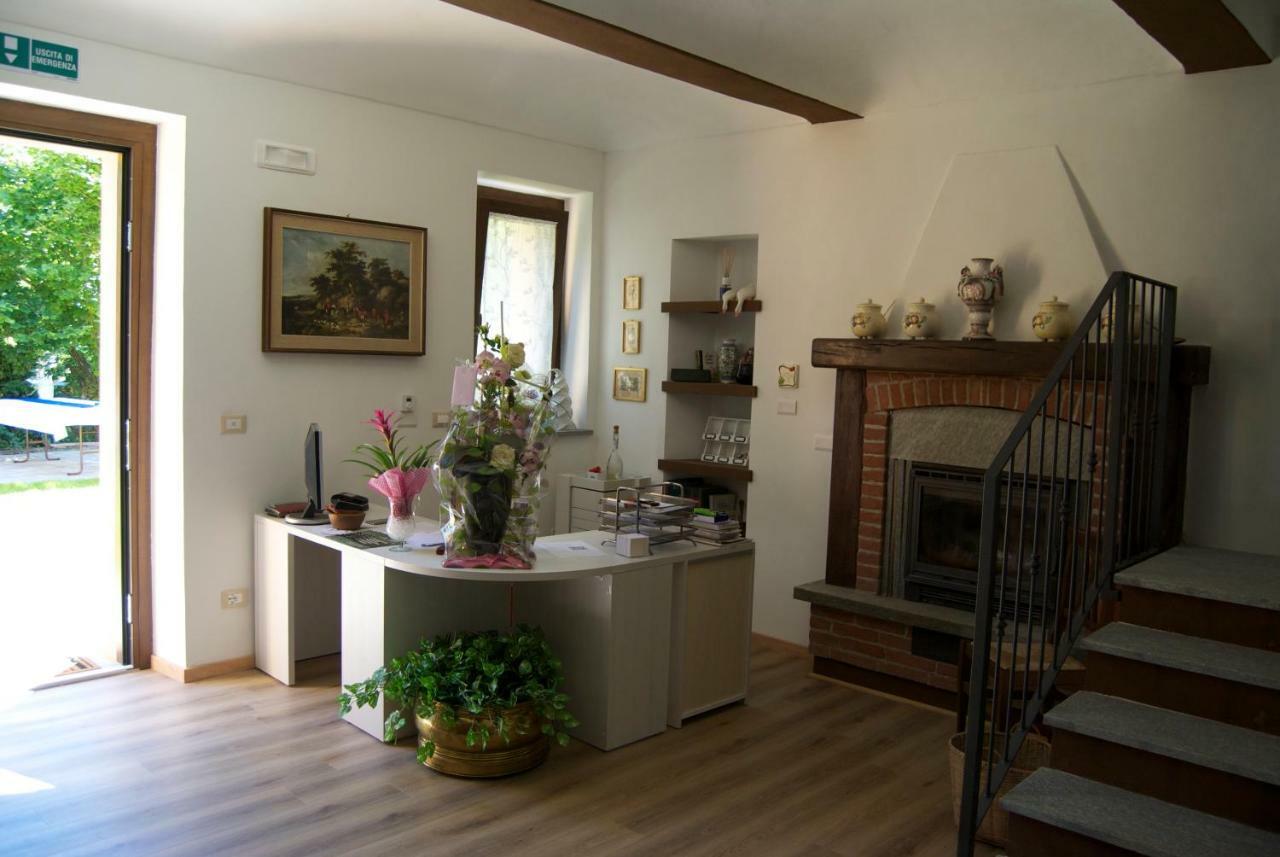 Гостевой дом Cascina Ghitin Relais Асти Экстерьер фото